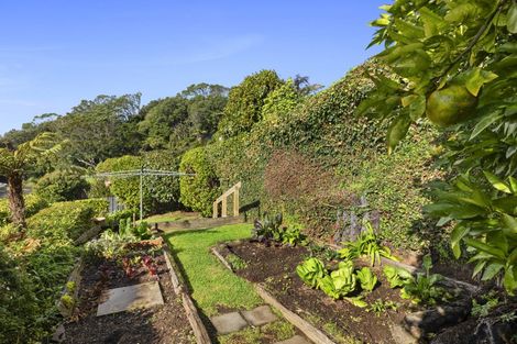 Photo of property in 3 Weston Street, Moturoa, New Plymouth, 4310