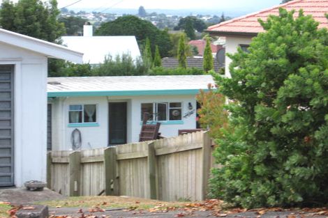 Photo of property in 20 Fulljames Avenue, Mount Roskill, Auckland, 1041
