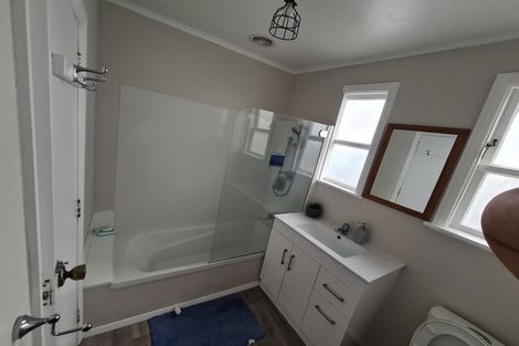 Photo of property in 125 Molesworth Street, Taita, Lower Hutt, 5011