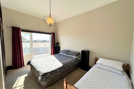 Photo of property in 218 Frankley Road, Frankleigh Park, New Plymouth, 4310