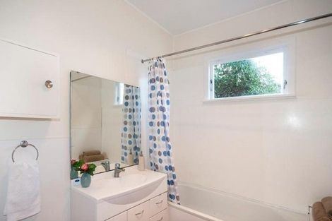 Photo of property in 126 Eden Street, Island Bay, Wellington, 6023