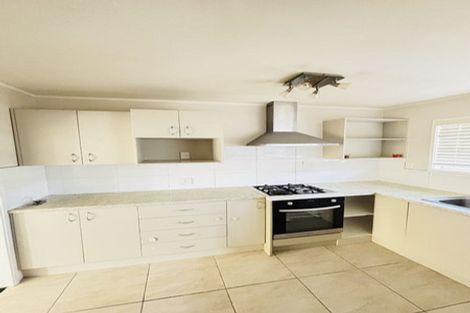 Photo of property in 60 Strid Road, Te Atatu South, Auckland, 0610