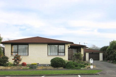 Photo of property in 28 Dorset Crescent, Hokowhitu, Palmerston North, 4410