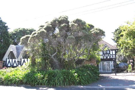Photo of property in 4 Cliff Road, Torbay, Auckland, 0630