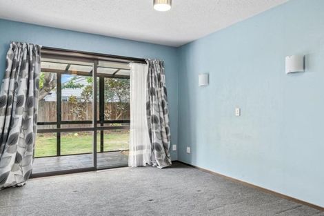 Photo of property in 242 Memorial Avenue, Burnside, Christchurch, 8053