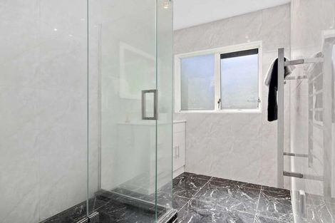 Photo of property in 2 Sheriff Place, Randwick Park, Auckland, 2105