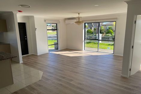 Photo of property in 1 Dunaff Place, Flat Bush, Auckland, 2019