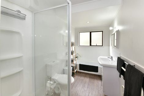 Photo of property in 30 Downer Street, Helensville, 0800