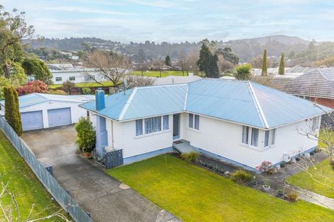 Photo of property in 48 Horoeka Street, Stokes Valley, Lower Hutt, 5019