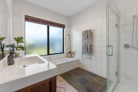 Photo of property in 20 Katelyn Place, Kinloch, Taupo, 3385