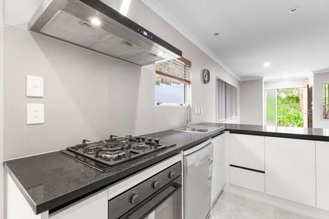 Photo of property in 58h Sunnyside Road, Sunnyvale, Auckland, 0612