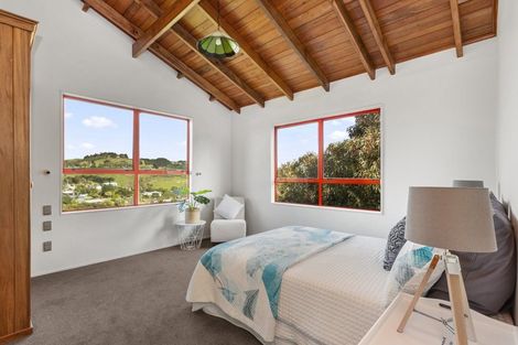 Photo of property in 1 Bay View Road, Raglan, 3225