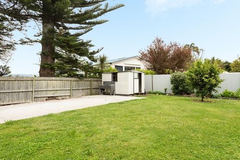 Photo of property in 18 Beach Grove, Omokoroa, 3114