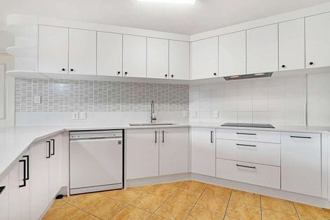 Photo of property in 9 Fleetwood Drive, Henderson, Auckland, 0612