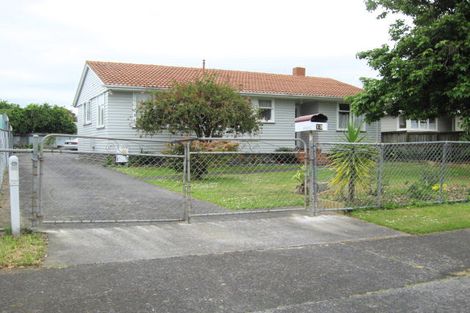 Photo of property in 13 Corsair Crescent, Mangere, Auckland, 2022