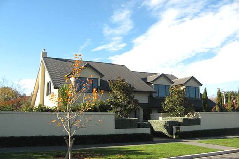 Photo of property in 24 Garreg Road, Fendalton, Christchurch, 8052