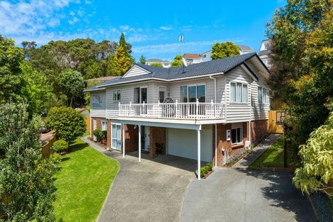 Photo of property in 18 Murano Place, Chatswood, Auckland, 0626