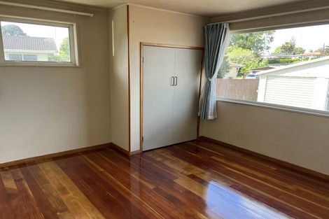 Photo of property in 41 Thornlow Street, Glendene, Auckland, 0602