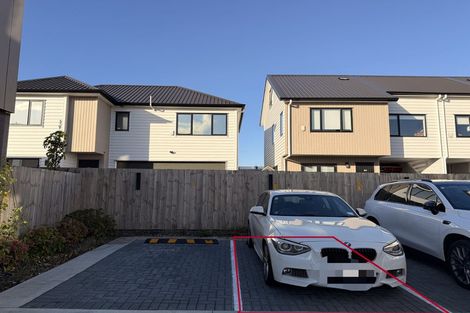 Photo of property in 47d Northcote Road, Hillcrest, Auckland, 0627