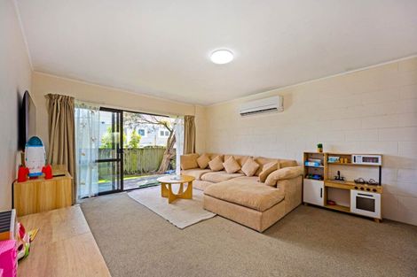 Photo of property in 106 Burnley Terrace, Sandringham, Auckland, 1025