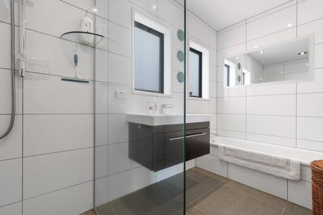 Photo of property in 17 Kiriwai Place, Matua, Tauranga, 3110