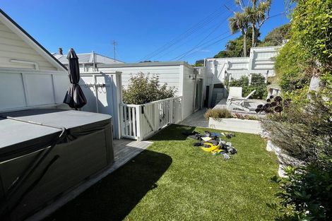 Photo of property in 44 Hawker Street, Mount Victoria, Wellington, 6011