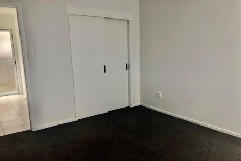 Photo of property in 1/15 Lambrown Drive, Totara Vale, Auckland, 0629