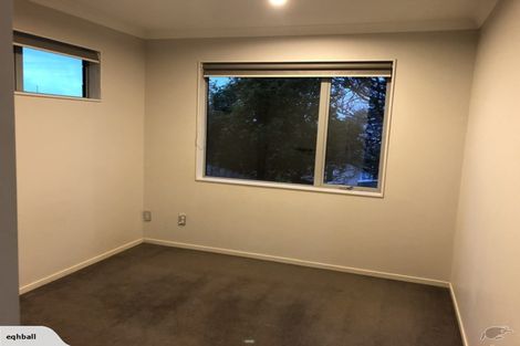 Photo of property in 44 Namsan Close, Fairview Heights, Auckland, 0632