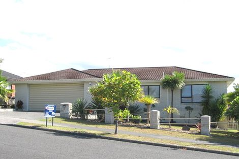 Photo of property in 18 Matisse Drive, West Harbour, Auckland, 0618