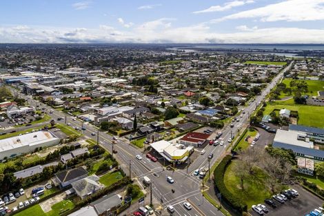 Photo of property in 1/2 Archibald Road, Kelston, Auckland, 0602