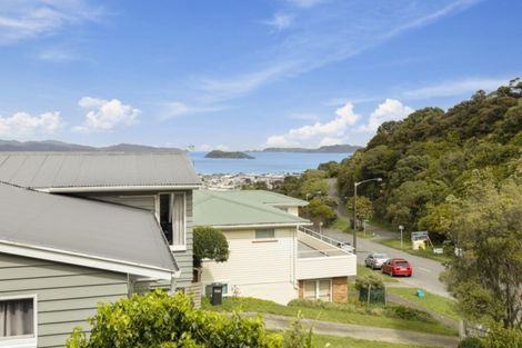 Photo of property in 70 Dowse Drive, Maungaraki, Lower Hutt, 5010