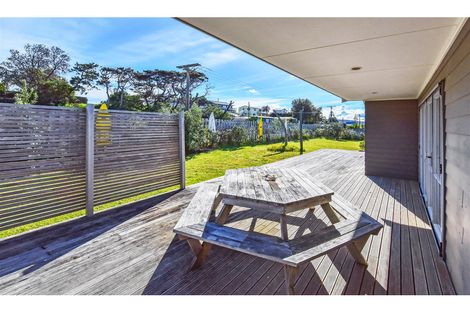 Photo of property in 22 Mission Road, Port Waikato, Tuakau, 2695
