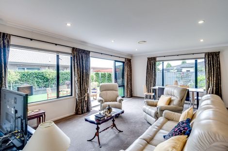 Photo of property in 28 Orotu Drive, Poraiti, Napier, 4112