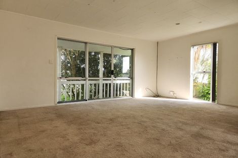 Photo of property in 11 Balwyn Place, Clendon Park, Auckland, 2103