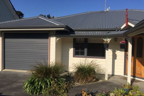 Photo of property in 1a Roy Street, Tawa, Wellington, 5028