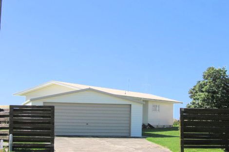 Photo of property in 55 Karewa Parade, Papamoa Beach, Papamoa, 3118