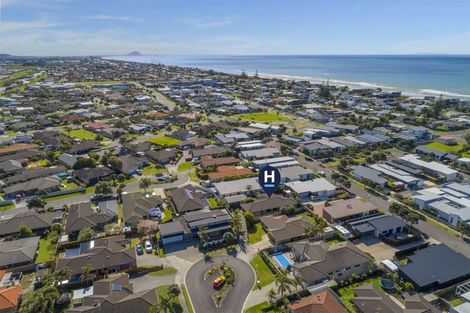 Photo of property in 8 Emma Place, Papamoa Beach, Papamoa, 3118