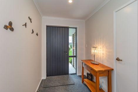 Photo of property in 52 Garth Road, Levin, 5571