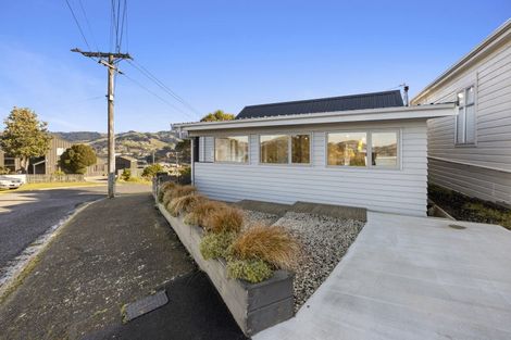 Photo of property in 52 Island Terrace, Port Chalmers, 9023