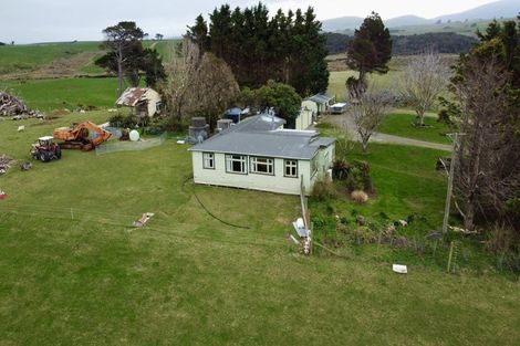 Photo of property in 2112 Orepuki Riverton Highway, Pahia, Riverton, 9881