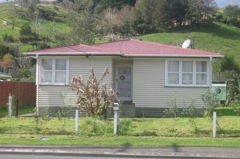 Photo of property in 19 George Street, Hikurangi, 0114