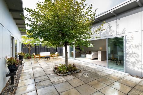 Photo of property in 6 Orotu Drive, Poraiti, Napier, 4112