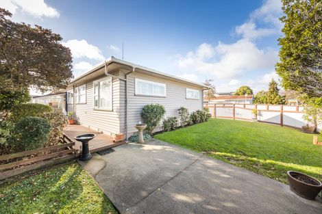 Photo of property in 46 Abraham Crescent, Milson, Palmerston North, 4414