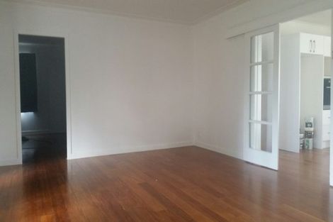 Photo of property in 176 Beach Haven Road, Beach Haven, Auckland, 0626