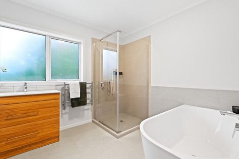 Photo of property in 16 Waru Nui Court, Orewa, 0931