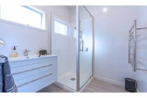 Photo of property in 87 Cannon Hill Crescent, Mount Pleasant, Christchurch, 8081