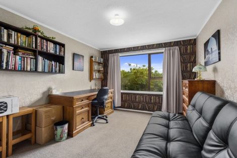 Photo of property in 40 Seymour Grove, Kingsley Heights, Upper Hutt, 5018