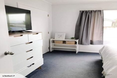 Photo of property in 2/8 Tulsa Grove, Totara Park, Upper Hutt, 5018