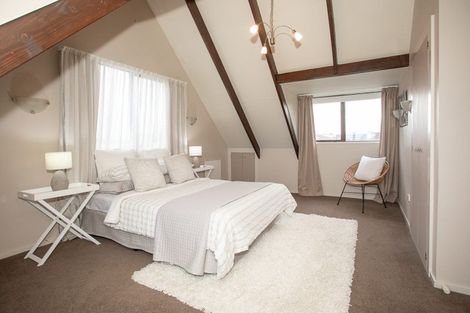 Photo of property in 16 Sawtell Place, Northcote, Christchurch, 8052