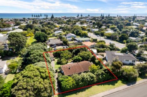 Photo of property in 15 Ngaio Street, Otaki Beach, Otaki, 5512